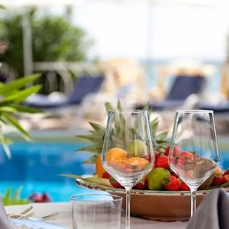 فندق Byron Bellavista 4*